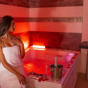 https://luxurysuitepirandello.catania-hotels.net